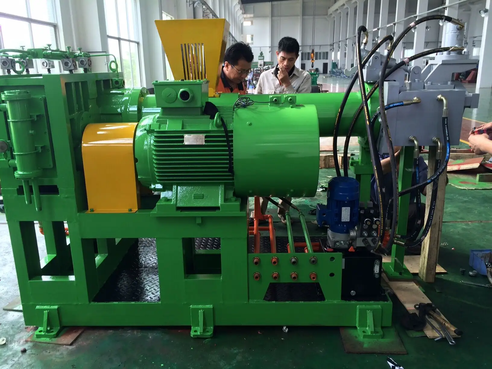 High quality automatic rubber strip extruder machine / silicone rubber strip extruding machine / belt extrusion machine