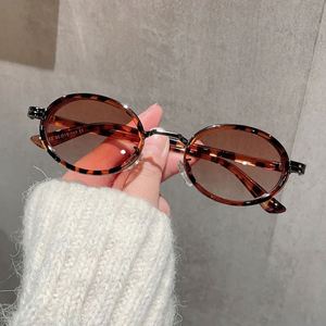 Lunettes de soleil ovales vintage steampunk 2025, verres UV400, monture métallique fine, style punk, pour hommes et femmes - Product Image 4