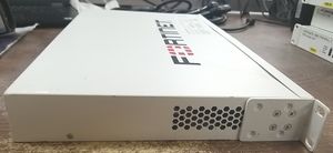 Commutateur fibre optique 24 ports Fortinet, nouveau stock, <span class=keywords><strong>FortiSwitch</strong></span> FS-<span class=keywords><strong>424E</strong></span>-<span class=keywords><strong>FIBER</strong></span>, commutateur FortiGate couche 2/3 avec 24 ports GE SFP et 4 ports 10 GE SFP+ - Product Image 3