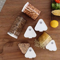 Nouveau modèle de conteneur de stockage des aliments en triangle boîte de rangement de cuisine contenants alimentaires en plastique hermétiques pour le stockage de la cuisine à domicile