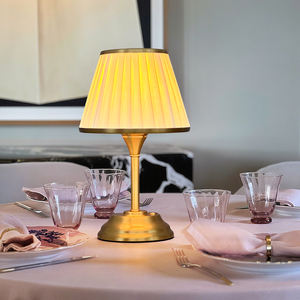 مصباح طاولة لاسلكي رائع ومدمج الطراز ، مصباح ليلي من القماش الرائع ، مصباح طاولة قابل لإعادة الشحن ، مصباح طاولة - Product Image 1