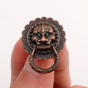 มือจับหัวสิงโตสีบรอนซ์โบราณ A062 มือจับลิ้นชักโลหะผสมสังกะสี ตกแต่งพื้นผิว ทนทาน - Product Image 1