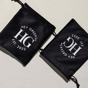 Bolsa de Almacenamiento de Joyas de Terciopelo de Lujo con Cordón y Logotipo Personalizado USM, Diseño Portátil para Empaque de Joyas y Regalos - Product Image 4