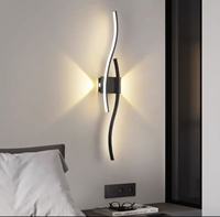 Applique Murale LED Moderne à Cadre en Fer pour Salon, Fond de Télévision et Chevet de Chambre – Design Luxueux et Simple – Garantie 3 Ans