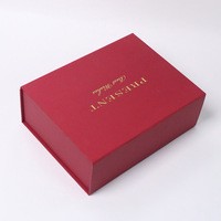Emballage en papier rouge de luxe à impression personnalisée rigide pliable avec fermeture magnétique boîte cadeau en carton pliable magnétique avec logo