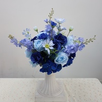 Centres de table artisanaux pour mariage, banquet et fête, avec roses, hortensias et delphiniums bleus artificiels