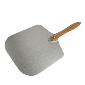 <span class=keywords><strong>Pala</strong></span> para pizza de aluminio premium de 12 pulgadas x 14 pulgadas con mango de madera giratorio - Product Image 3