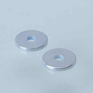 Fournisseur direct de aimants puissants en néodyme-fer-bor, ronds avec trou fraisé. - Product Image 3