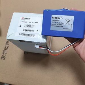 แบตเตอรี่ลิเธียมไอออน Megger 11.1V 5.2Ah 57.72Wh หมายเลขชิ้นส่วน 2001-966 - Product Image 3