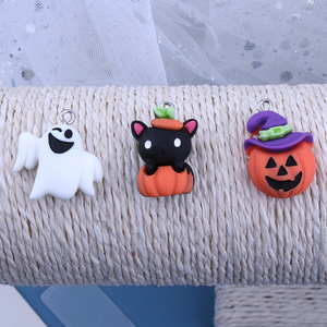 Nouveaux charms en résine sur le thème d'Halloween (Citrouille, Fantôme, Chapeau <span class=keywords><strong>de</strong></span> Sorcière, <span class=keywords><strong>Château</strong></span>, Chat Noir) avec trous pré-percés, fournis pour boîtes, sacs et bracelets - Product Image 5