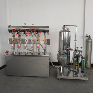 Semi-automatic Pneumatic Isobaric Carbonated Beverage <strong>Filling</strong> <strong>Machine</strong> <strong>with</strong> CO2 <strong>Mixer</strong> - Product Image 2