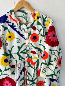 Nouvelle collection de vêtements pour femmes, robe à imprimé broderie Suzani pour la nuit, robe de style robe, disponible au prix de gros - Product Image 4