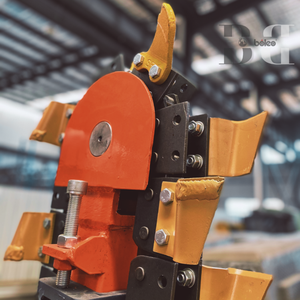 Tractor agrícola de 3 puntos, accesorio de máquina de excavación accionada por PTO, zanjas de motosierra a la venta - Product Image 3