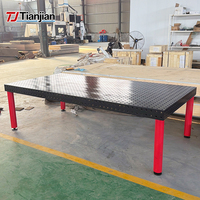 Table de soudage en fonte 3D D16 avec grille à trous fins, broches de positionnement et pinces modulaires pour travaux de précision sur composants