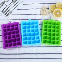 Plateau à glaçons en silicone à 24 cavités avec logo personnalisé, OEM ODM, qualité alimentaire, sans BPA, compatible congélateur, avec couvercle, emballage marque privée
