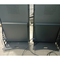P1.86 Panneau d'affichage LED mobile sur pied avec cadre de poussée vertical pour kiosque et présentoir de produits