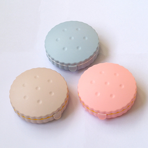 Caja organizadora de pastillas de plástico con forma redonda, 7 días, 8 compartimentos, para uso diario y de viaje - Product Image 3