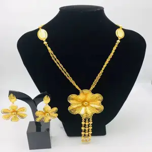 Conjunto de joias banhadas a ouro Dubai para mulheres colar pulseira brincos anel casamento moda Oriente Médio conjuntos de joias