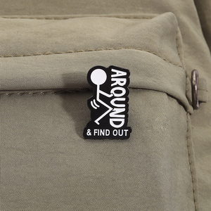 Pruébame <span class=keywords><strong>y</strong></span> vea lo <span class=keywords><strong>que</strong></span> sucede Pin de esmalte en negrita cita divertida broche insignia de solapa regalo de joyerí<span class=keywords><strong>a</strong></span> para amigos al por mayor - Product Image 3