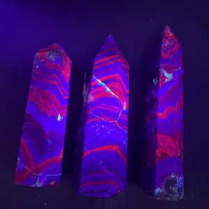 Torre di Fluorite Nera Fluorescente all'Ingrosso con Reattività UV, Bacchetta di Cristallo per Decorazione Feng Shui - Product Image 4