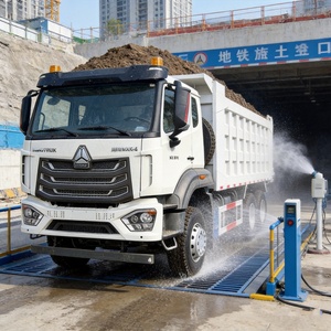 Camion benne Sinotruk Howo NX robuste avec caisse de chargement épaissie pour le transport de sable, de minerai et de terrassement sur les routes accidentées africaines - Product Image 1