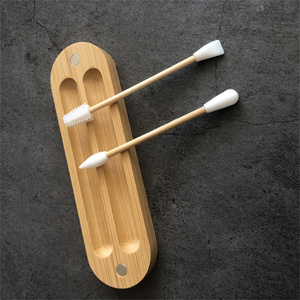 <span class=keywords><strong>Coton</strong></span>-<span class=keywords><strong>tige</strong></span> <span class=keywords><strong>réutilisable</strong></span> écologique à double tête multifonctionnel bambou de qualité alimentaire écouvillons en silicone <span class=keywords><strong>lavable</strong></span> mallette de rangement confortable pour - Product Image 4