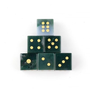 Scultura Artigianale Lucida a Cubo in Ametista Naturale Incisa per Divinazione e Feste - Product Image 6