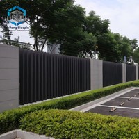 Panneaux de clôture en aluminium de luxe traités thermiquement avec finition thermolaquée, garde-corps extérieur moderne pour maisons avec modélisation 3D