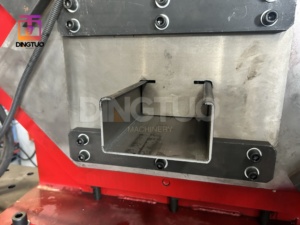 Máquina automática de correa C de acero de alta velocidad 80-200mm | Corte de sierra voladora - Product Image 3