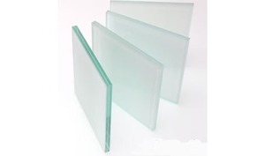 Vidrio Templado Curvo de Alta Calidad de 12 mm para Exteriores, Ultra Blanco, Embalaje Seguro de Madera para Proyectos Solares Industriales y de Muros Cortina - Product Image 3