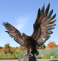 Bronze grandeur nature conçu sur mesure pour les statues volantes des aigles Sculptures en bronze coulé et en laiton Artisanat en métal