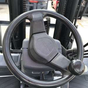 Chariot élévateur diesel d'occasion TCM 2.5T certifié CE du Japon avec mât à trois étages, levage de 4,5 m, utilisation dans les restaurants - Product Image 6