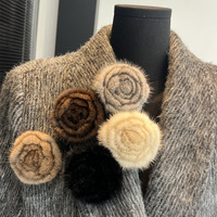 Broche en fourrure de vison haut de gamme pour femme, fleur de rose, épingle à chandail, accessoires d'hiver, décoration de vêtements, écharpe