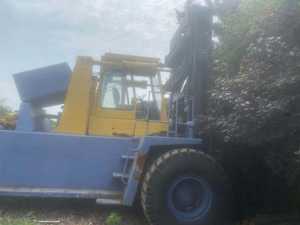 Montacargas Usado de Segunda Mano en Venta, Maquinaria para Movimiento de Tierras KOMATSU FD450 - Product Image 3