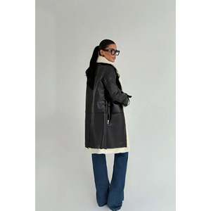 Chaqueta Negra con Detalle de Cremallera para Mujer - Product Image 1