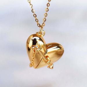 Collar con colgante abierto de acero de titanio, regalo de propuesta del Día de San Valentín, colgante con medallón de corazón, joyería de recuerdo que se puede abrir - Product Image 6