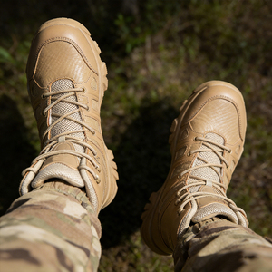รองเท้าบูททรงสูงแบบยุทธวิธี OEM หลายสีให้เลือก ป้องกันการลื่น ทนทานต่อการสึกหรอ เหมาะสำหรับการฝึกยุทธวิธีและการเดินป่า - Product Image 5