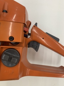 Tronçonneuse <span class=keywords><strong>à</strong></span> essence robuste HUS272 72,5 cm³ 3600 W avec vilebrequin forgé pour l'abattage d'arbres - Product Image 4