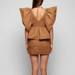 Ensemble haut et jupe courte en coton à col en V profond et manches bouffantes, design tendance, élégant, deux pièces, costume d'été pour femmes - Product Image 2