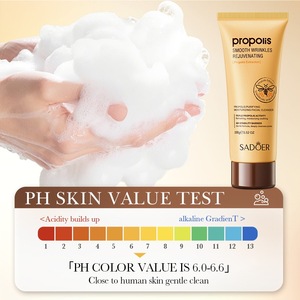 <span class=keywords><strong>Lait</strong></span> <span class=keywords><strong>Nettoyant</strong></span> Transfrontalier à la Propolis pour Hommes : Purifiant, Hydratant, Adoucissant et Nourrissant pour Peaux Mixtes - Product Image 3