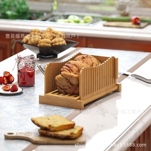 Trancheuse à pain en bambou pliable en bois avec plateau à miettes pour outils de pâtisserie - Product Image 1