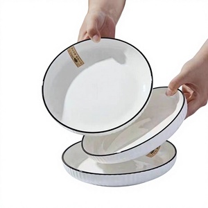 Assiette à dîner de style japonais <span class=keywords><strong>Yamada</strong></span>, ligne noire, grain vertical, céramique de haute qualité, passe au micro-ondes, émaillée, assiette profonde épaissie - Product Image 1