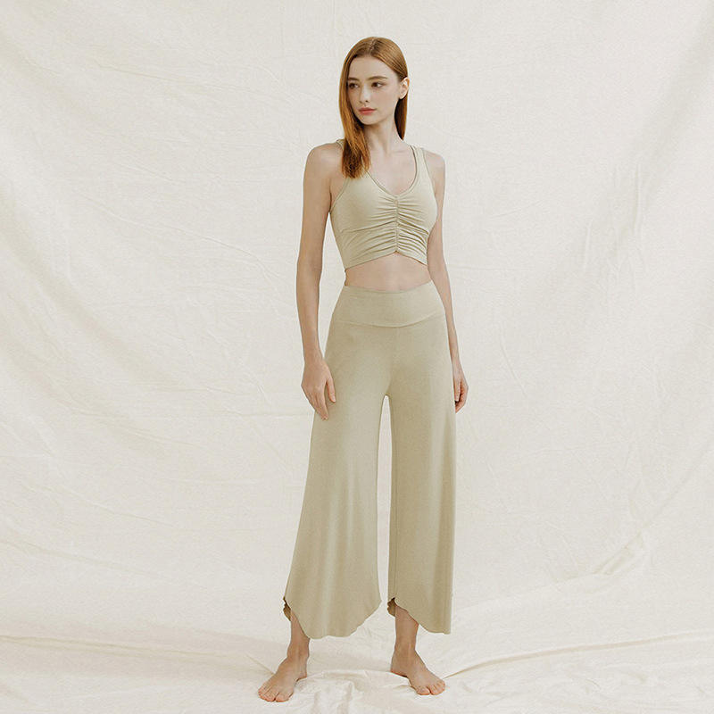 สีเขียวอ่อน