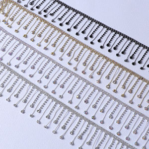 Rouleau de robe à franges en strass fait à la main Applique Gland Chaîne Colliers en cristal Décoration de pierre de verre Vêtements Sacs Motif - Product Image 5