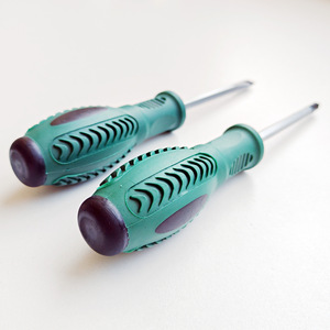 Green Magnetic Screwdriver 100Mm Ph2 Sl6 Cross Head Vanadium Steel Hex Shank Household Tool Set With <b>Strong</b> <b>Magnet</b> - Product Image 1