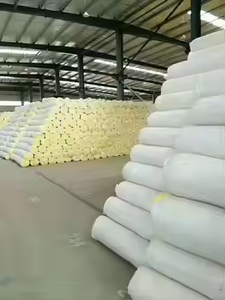 Rouleaux <span class=keywords><strong>de</strong></span> <span class=keywords><strong>laine</strong></span> <span class=keywords><strong>de</strong></span> <span class=keywords><strong>verre</strong></span> à bas <span class=keywords><strong>prix</strong></span>, matériaux d'isolation thermique, isolation en fibre <span class=keywords><strong>de</strong></span> <span class=keywords><strong>verre</strong></span> pour l'isolation des toits et des bâtiments - Product Image 3