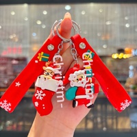 Nouveau Porte-clés de Noël en forme de dessin animé, Décoration de sac, Porte-clés de voiture exquis Père Noël, Petite poupée cadeau, Cadeau pour machine à surprises
