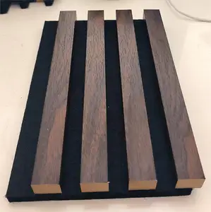 लकड़ी का लिबास 3डी पेट एमडीएफ कम्पोजिट वॉल स्लैटेड साउंडप्रूफ बोर्ड लकड़ी का ध्वनिक स्लैट पैनल
