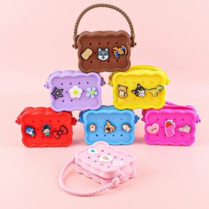 Bolsos de silicona bonitos para niños al por mayor - Bolsos cruzados de un solo hombro para teléfono móvil, uso en exteriores y playa con dijes DIY - Product Image 5