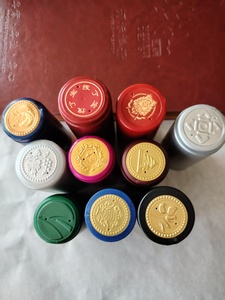 Commandes du fabricant Manchon d'étanchéité en PVC Film thermorétractable <span class=keywords><strong>pour</strong></span> le vin <span class=keywords><strong>pour</strong></span> les bouteilles de <span class=keywords><strong>cidre</strong></span> de pomme et de vin Couvercles en plastique Bouchons de bouteilles - Product Image 4